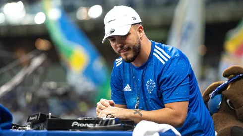 Ronald, filho de Ronaldo, comparece ao Mineirão como DJ e levanta a torcida. Foto: Alessandra Torres/AGIF