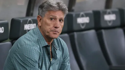 MG – BELO HORIZONTE – 27/11/2024 – BRASILEIRO A 2024, CRUZEIRO X GREMIO – Renato Gaucho tecnico do Gremio durante partida contra o Cruzeiro no estadio Mineirao pelo campeonato Brasileiro A 2024. 
