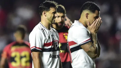 SAO PAULO, BRAZIL – MARCH 29: Jonathan Calleri of Sao Paulo reacts after missing a penalty during the Brasileirao 2025 match between Sao Paulo and Sport Recife at MorumBIS on March 29, 2025 in Sao Paulo, Brazil. (Photo by Mauro Horita/Getty Images)
