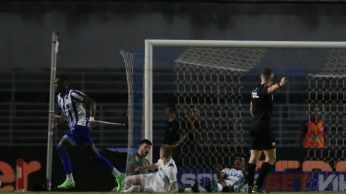 AL – MACEIO – 30/04/2025 – COPA DO BRASIL 2025, CSA X GREMIO – Dodi jogador do Gremio comemora seu gol durante a partida entre CSA e Gremio no Estadio Rei Pele em Maceio (AL), valida pela Copa do Brasil 2025. Foto: Marlon Costa/AGIF