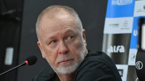 BA – SALVADOR – 27/04/2025 – BRASILEIRO A 2025, VITORIA X GREMIO – Mano Menezes, tecnico do Gremio durante partida contra o Vitoria no estadio Barradao pelo campeonato Brasileiro A 2025.