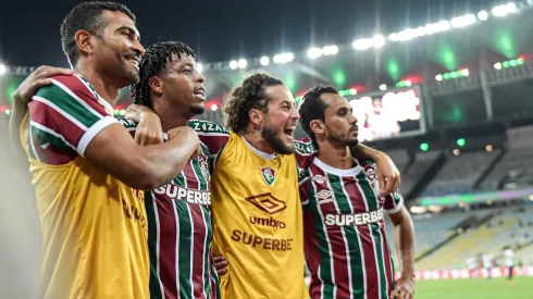 Keno jogador do Fluminense comemora seu gol com jogadores do seu time durante partida contra o Aparecidense no estádio Maracanã pelo campeonato Copa Do Brasil 2025. Foto: Thiago Ribeiro/AGIF
