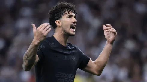 SP – SAO PAULO – 09/03/2025 – PAULISTA 2025, CORINTHIANS X SANTOS – Gustavo Henrique jogador do Corinthians durante partida contra o Santos no estadio Arena Corinthians pelo campeonato Paulista 2025. Foto: Marcello Zambrana/AGIF