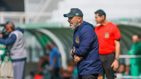 Rafael Guanaes técnico do Mirassol durante partida contra o Juventude no estádio Alfredo Jaconi pelo campeonato Brasileiro A 2025. Foto: Luiz Erbes/AGIF