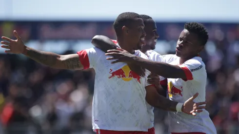 SP – Braganca Paulista – 18/09/2022 – BRASILEIRO A 2022, BRAGANTINO X GOIAS – Alerrandro jogador do Bragantino comemora seu gol durante partida contra o Goias no estadio Nabi Abi Chedid pelo campeonato Brasileiro A 2022. Foto: Diogo Reis/AGIF