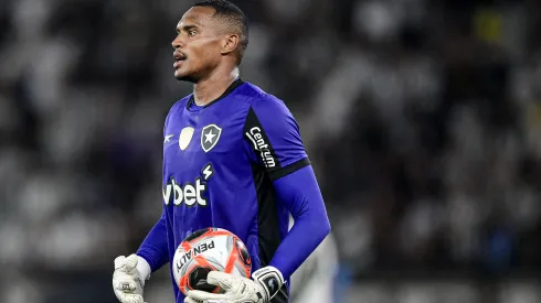 Destaque do Botafogo, John falou sobre a derrota para o Bahia – Foto: Thiago Ribeiro/AGIF