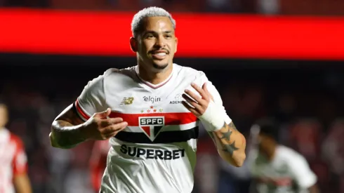 Luciano fez os dois gols na vitória sobre o Náutico