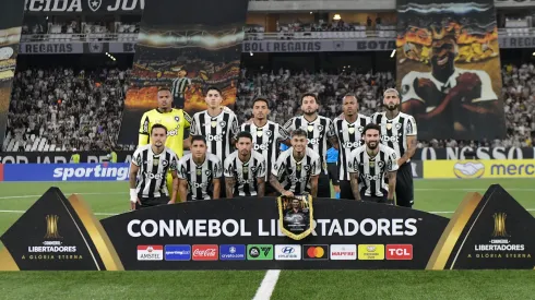 Elenco do Botafogo na Copa Libertadores – Foto: Thiago Ribeiro/AGIF