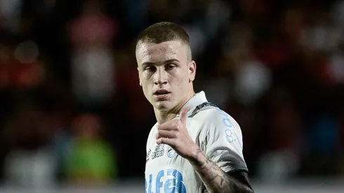 Igor Serrote durante jogo do Brasileirão Betano.