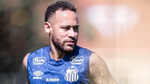 Neymar em trenio no CT Rei Pelé
