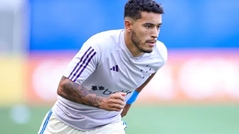 MG – BELO HORIZONTE – 05/11/2023 – BRASILEIRO A 2023, CRUZEIRO X INTERNACIONAL – Willian jogador do Cruzeiro durante partida contra o Internacional no estadio Mineirao pelo campeonato Brasileiro A 2023. Foto: Gilson Lobo/AGIF