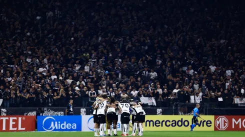 jogadores do Corinthians durante partida contra o America de Cali no estádio Arena Corinthians pelo campeonato Copa Sul-americana 2025. Foto: Marcello Zambrana/AGIF