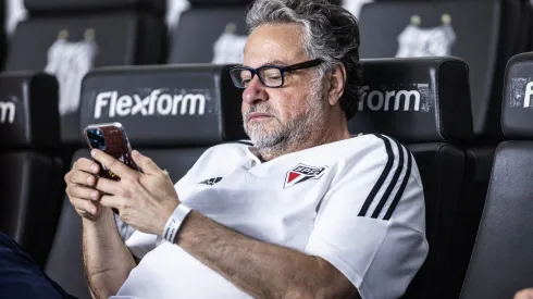 Júlio Casares presidente do São Paulo durante partida contra o Bragantino no estádio Vila Belmiro pelo campeonato Brasileiro A 2023. Foto: Abner Dourado/AGIF