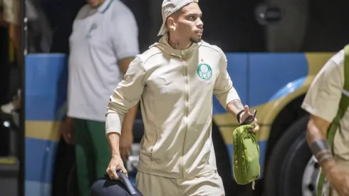 CE – FORTALEZA – 30/04/2025 – COPA DO BRASIL 2025, CEARA X PALMEIRAS – Paulinho jogador do Palmeiras durante chegada da equipe para partida contra o Ceara no estadio Arena Castelao pelo campeonato Copa Do Brasil 2025. Foto: Baggio Rodrigues/AGIF
