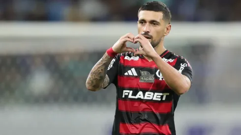 Arrascaeta em feito a diferença em campo pelo Flamengo no Brasileirão Betano