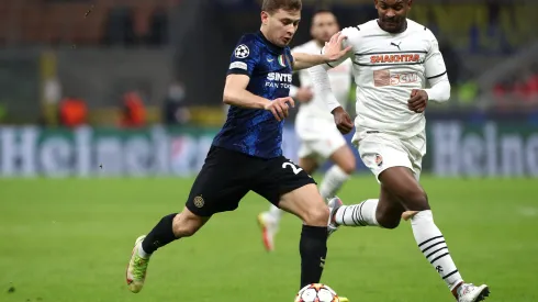 Marlon (de branco) passou por vários clubes da Europa, como Shakhtar Donetsk e hoje pode reforçar Grêmio