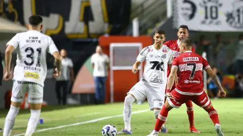 SP – SANTOS – 01/05/2025 – COPA DO BRASIL 2025, SANTOS X CRB – Deivid Washington jogador do Santos durante partida contra o CRB no estadio Vila Belmiro pelo campeonato Copa Do Brasil 2025. Foto: Mauricio De Souza/AGIF
