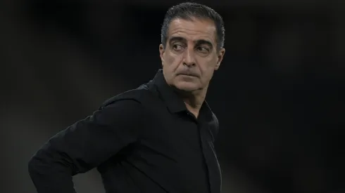 Renato Paiva estuda mudanças no Botafogo para encarar o Inter – Foto: Jorge Rodrigues/AGIF