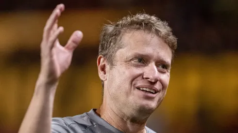 Fernando Seabra técnico do Bragantino durante partida contra o Sport no estádio Ilha do Retiro pelo campeonato Brasileiro A 2025. Foto: Rafael Vieira/AGIF
