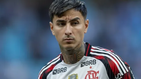 RS – PORTO ALEGRE – 13/04/2025 – BRASILEIRO A 2025, GREMIO X FLAMENGO – Erick Pulgar jogador do Flamengo durante partida contra o Gremio no estadio Arena do Gremio pelo campeonato Brasileiro A 2025. Foto: Liamara Polli/AGIF