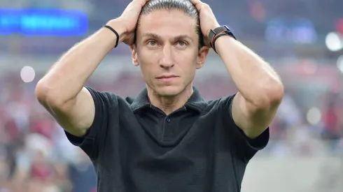 Filipe Luís técnico do Flamengo durante partida contra o Bahia no estádio Maracanã pelo campeonato Brasileiro A 2025. Foto: Thiago Ribeiro/AGIF