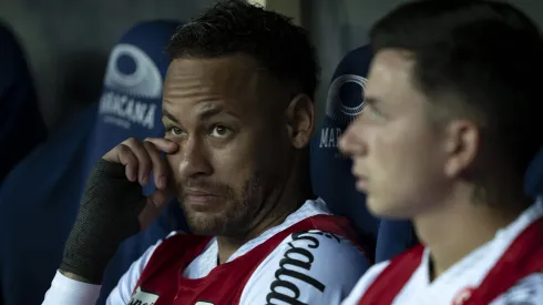 Neymar Jr jogador do Santos antes da partida contra o Fluminense no estádio Maracanã pelo campeonato Brasileiro A 2025. Foto: Jorge Rodrigues/AGIF