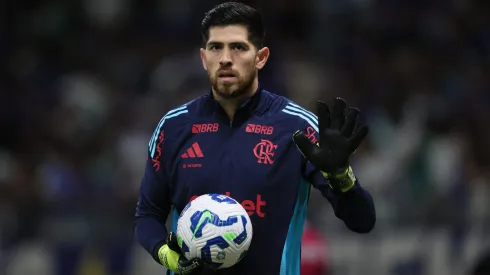 MG – BELO HORIZONTE – 04/05/2025 – BRASILEIRO A 2025, CRUZEIRO X FLAMENGO – Rossi jogador do Flamengo durante aquecimento antes da partida contra o Cruzeiro no estadio Mineirao pelo campeonato Brasileiro A 2025. Foto: Gilson Lobo/AGIF