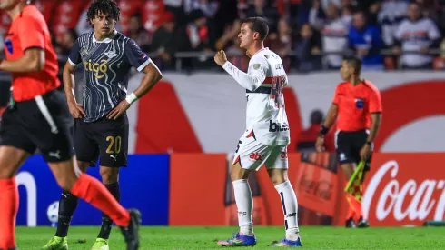 SP – SAO PAULO – 14/05/2025 – COPA LIBERTADORES 2025, SAO PAULO X LIBERTAD – Lucca jogador do Sao Paulo comemora seu gol durante partida contra o Libertad no estadio Morumbi pelo campeonato Copa Libertadores 2025. Foto: Marcello Zambrana/AGIF