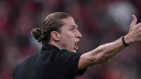 RJ – RIO DE JANEIRO – 18/05/2025 – BRASILEIRO A 2025, FLAMENGO X BOTAFOGO – Filipe Luis tecnico do Flamengo durante partida contra o Botafogo no estadio Maracana pelo campeonato Brasileiro A 2025.