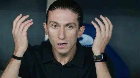 RJ – RIO DE JANEIRO – 18/05/2025 – BRASILEIRO A 2025, FLAMENGO X BOTAFOGO – Filipe Luis tecnico do Flamengo durante partida contra o Botafogo no estadio Maracana pelo campeonato Brasileiro A 2025. Foto: Thiago Ribeiro/AGIF