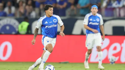 MG – BELO HORIZONTE – 04/05/2025 – BRASILEIRO A 2025, CRUZEIRO X FLAMENGO – Lucas Romero jogador do Cruzeiro durante partida contra o Flamengo no estadio Mineirao pelo campeonato Brasileiro A 2025. Foto: Gilson Lobo/AGIF