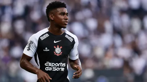 Félix Torres jogador do Corinthians durante partida contra o Santos no estádio Arena Corinthians pelo campeonato Brasileiro A 2025. Foto: Marcello Zambrana/AGIF