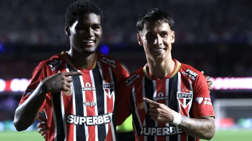 SP – SAO PAULO – 13/04/2025 – BRASILEIRO A 2025, SAO PAULO X CRUZEIRO – Ferreira jogador do Sao Paulo comemora seu gol com Lucas Ferreira jogador da sua equipe durante partida contra o Cruzeiro no estadio Morumbi pelo campeonato Brasileiro A 2025. Foto: Marcello Zambrana/AGIF