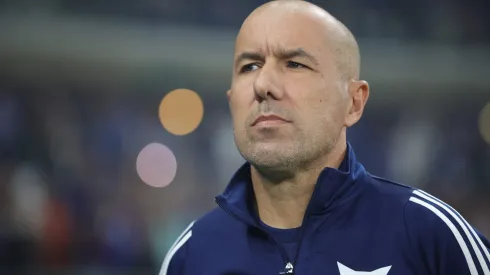 Leonardo Jardim, técnico do Cruzeiro, durante partida contra o Atlético-MG no estadio Mineirao pelo campeonato Brasileiro A 2025. Foto: Gilson Lobo/AGIF