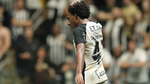 Vídeo: Gol perdido por Talles Magno contra Atlético-MG viraliza