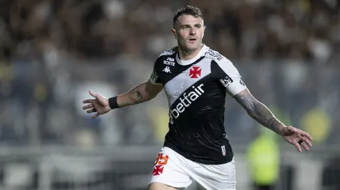 Pablo Vegetti vibrando após marca contra o Melgar – Foto: Jorge Rodrigues/AGIF