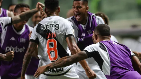 MG – BELO HORIZONTE – 25/09/2023 – BRASILEIRO A 2023, AMERICA-MG X VASCO – Jair jogador do Vasco comemora seu gol durante partida contra o America-MG no estadio Independencia pelo campeonato Brasileiro A 2023. Foto: Gilson Lobo/AGIF