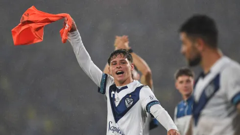 CORDOBA, ARGENTINA – NOVEMBER 27: Álvaro Montoro of Velez Sarsfield celebrates after winning the Copa Argentina 2024 Semi-final match between Boca Juniors and Velez Sarsfield at Mario Alberto Kempes Stadium on November 27, 2024 in Cordoba, Argentina. (Photo by Hernan Cortez/Getty Images)