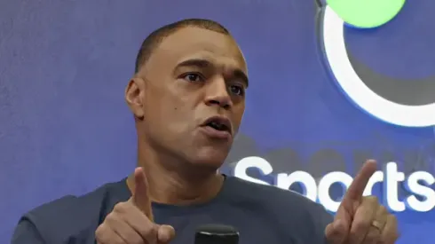 Denilson, comentarista da Globo e ex-jogador

