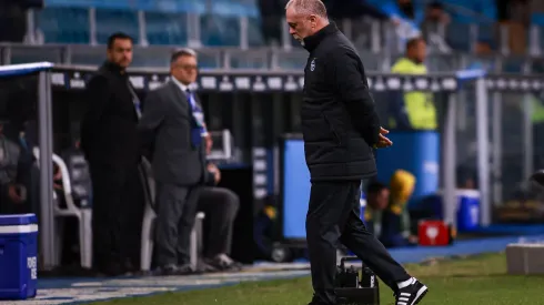 Mano Menezes técnico do Grêmio durante partida contra o Sportivo Luqueño no estádio Arena do Grêmio pelo campeonato Copa Sul-americana 2025. Foto: Maxi Franzoi/AGIF