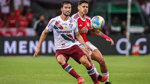 Matheus Martinelli defendendo o Fluminense contra o Inter no Beira-Rio – Foto: Maxi Franzoi/AGIF