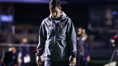 Maxi Cuberas, técnico do São Paulo, durante partida contra o Mirassol no estadio Morumbi pelo campeonato Brasileiro A 2025. Foto: Fabio Giannelli/AGIF