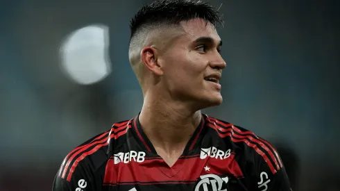 RJ – RIO DE JANEIRO – 30/01/2025 – CARIOCA 2025, FLAMENGO X SAMPAIO CORREA – Alcaraz jogador do Flamengo durante partida contra o Sampaio Correa no estadio Maracana pelo campeonato Carioca 2025. Foto: Thiago Ribeiro/AGIF