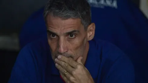 RJ – RIO DE JANEIRO – 01/06/2025 – BRASILEIRO A 2025, FLAMENGO X FORTALEZA – Juan Pablo Vojvoda tecnico do Fortaleza durante partida contra o Flamengo no estadio Maracana pelo campeonato Brasileiro A 2025. Foto: Thiago Ribeiro/AGIF