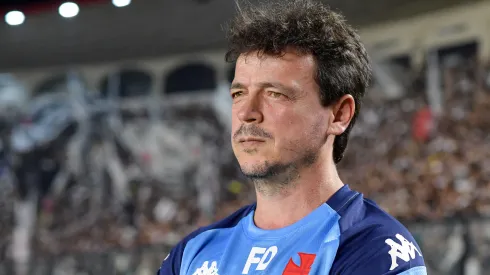 Diniz terá tempo para ajustar o Vasco durante a Data FIFA – Foto: Thiago Ribeiro/AGIF