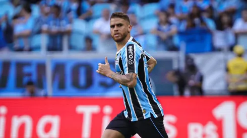 Volante em partida pelo Imortal.