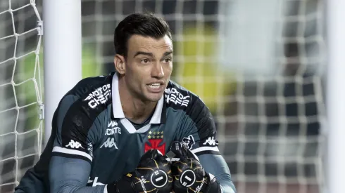 RJ – RIO DE JANEIRO – 17/05/2025 – BRASILEIRO A 2025, VASCO X FORTALEZA – Leo Jardim goleiro do Vasco durante partida contra o Fortaleza no estadio Sao Januario pelo campeonato Brasileiro A 2025.