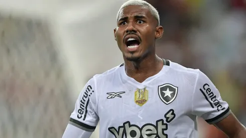 RJ – RIO DE JANEIRO – 18/05/2025 – BRASILEIRO A 2025, FLAMENGO X BOTAFOGO – Cuiabano jogador do Botafogo durante partida contra o Flamengo no estadio Maracana pelo campeonato Brasileiro A 2025. Foto: Thiago Ribeiro/AGIF