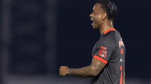 SP – BRAGANCA PAULISTA – 01/09/2024 – BRASILEIRO A 2024, BRAGANTINO X BAHIA – Helinho jogador do Bragantino lamenta durante partida contra o Bahia no estadio Nabi Abi Chedid pelo campeonato Brasileiro A 2024. Foto: Diogo Reis/AGIF