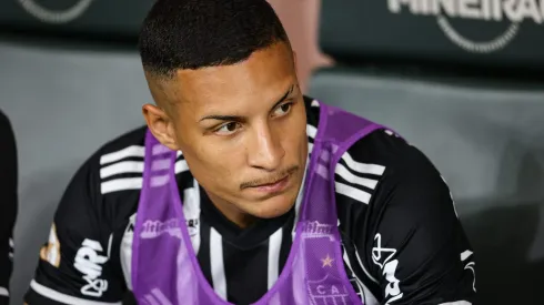 Arana tem o futuro incerto – Foto: Gilson Junio/AGIF.